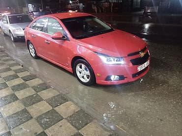 chevrolet cruze stop: Chevrolet Cruze sedan – qırmızı rəng Xüsusiyyətlər: - Kuzov: 4 qapılı — 1