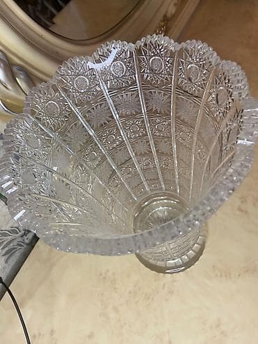 qara gül: Bir vaza, Xrustal — 2