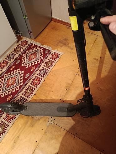 İşlənmiş Elektrik samokat 10", 501 - 750 Vt, 26 - 35 km/s, Ünvandan götürmə