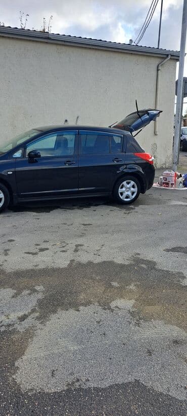 faizsiz kreditlə maşın: Nissan Tiida avtomobili hər gün rahat istifadə üçün nəzərdə tutulmuş — 20