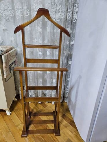 вешилка: Qarderob, paltar dolabı — 1