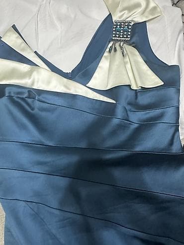 flo memar ecemi: Zərif ziyafət donu - Rəng: dəniz mavisi, krem ağ detallarla - Parça — 4