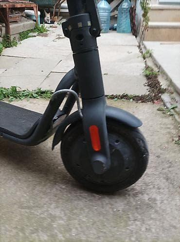 su skuter satisi: ​Salam.Navee V40 Pro elektrik samokatını ​Samokatın korpusu — 4