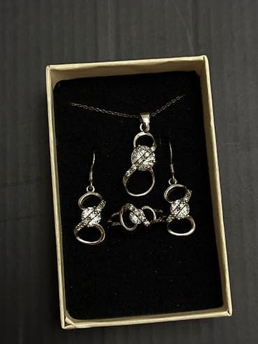 Zərgərlik dəsti – kolye, sırğa və üzük - Rəng: gümüş ton - Komplekt: 1