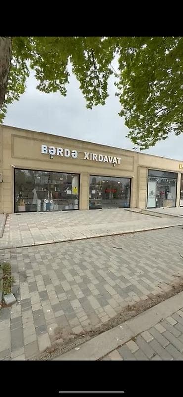 aptek vitrin: Bərdə Baki Küçəsi OBYEKT İcarəyə Verlir 2 mərtəbə SƏNƏT ÇIXARIŞ ( — 1