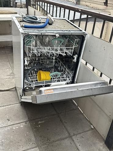 Quraşdırılan qab‑qacaq yuyan maşın
Iwlemir lalafo.az -da Quraşdırılan qab‑qacaq yuyan maşın
Iwlemir