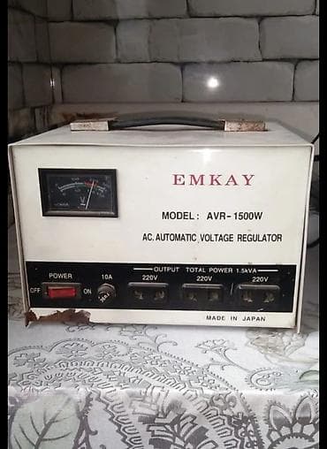 EMKAY AVR-1500W modeli avtomatik gərginlik tənzimləyicisi ev və ya