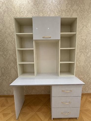 Mebel: Düz masa, Stulsuz, Polkalı, Siyirməli, MDF — 1