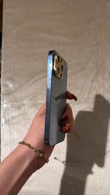 Lincoln: IPhone 13 Pro, Space Gray, Face ID — 2