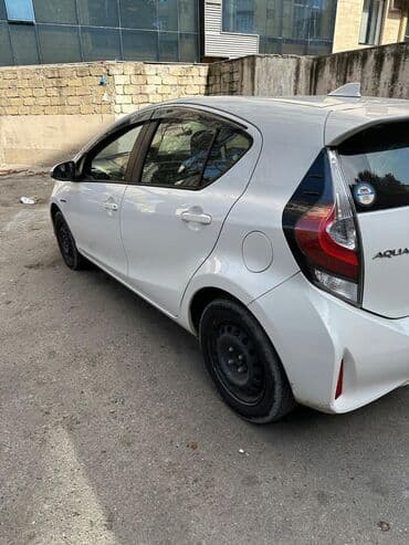 taksi ucun maşınlar: Aylıq, Toyota — 3