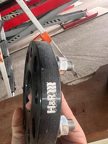 land cruiser sukan: H&R təkər ara məsafə artırıcıları (spacers) -Toyata Camry 2020 — 3