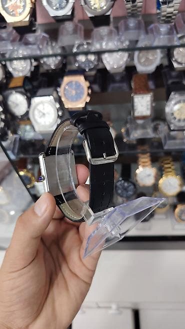 Cartier Tank Solo tərzində kvadrat korpuslu klassik saat - Korpus — 2