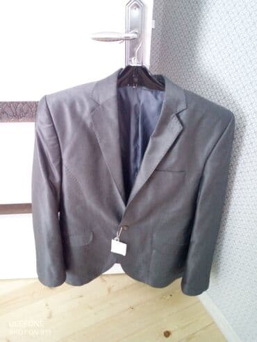 Пиджаки: Nazik pencəkdi. ✅ Təzədi.✅ Astarında balaca defekti var. 52 razmer — 1