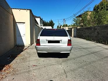 mercedes disk per page 40: Mercedes-Benz C-Class: 2.4 l | 1997 il Universal — 2
