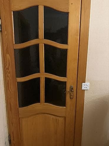 seyfi qapi: Ağac iç qapı Material: təbii ağac (şponlamasız massiv görünüşü) 2qapı — 2