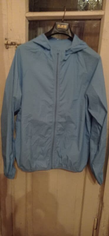 Vetrovka gödəkcə təzədir