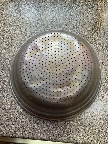 20 cent kaç manat: 1. Dəmir aşsüzən, işlənmiş, diametri 35sm. Qiymət 10m. 2. Plastmas — 2