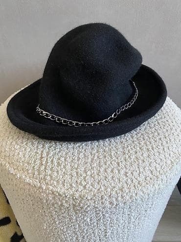 шапки в баку: Şapka – qara rəngli, klassik fedora üslubunda. - Material: yumşaq keçə — 1