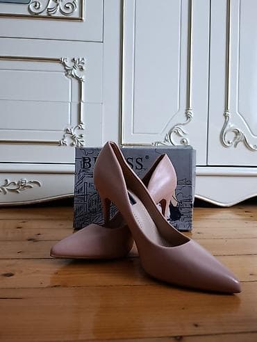 milli geyimlər: Ölçü: 38, rəng - Çəhrayı, Yeni — 1