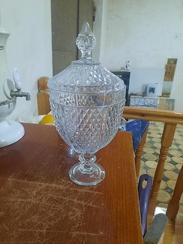 Kristal qab – qapaqlı və ayaqlı - Material: şəffaf kəsim naxışlı lalafo.az -da Kristal qab – qapaqlı və ayaqlı - Material: şəffaf kəsim naxışlı