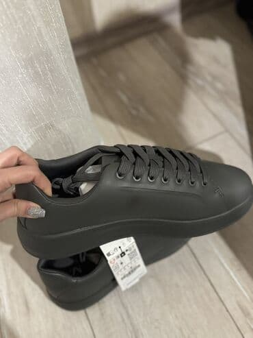 Lexus: Rəng: Boz (Grey) Ölçü: 44 Qiymət etiketində: 19.99 EUR Yenidi, ZARA — 3