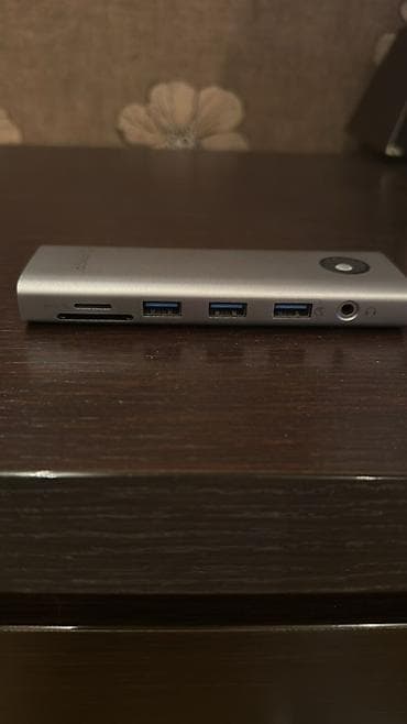 ana: ORICO USB‑C çoxportlu hub/dok stansiyası Xüsusiyyətlər və portlar: - — 2
