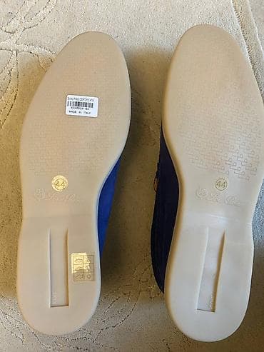 Loro Piana model ayaqqabısı satılır. Təzədir. Çox əla ayaqqabıdır. A — 7