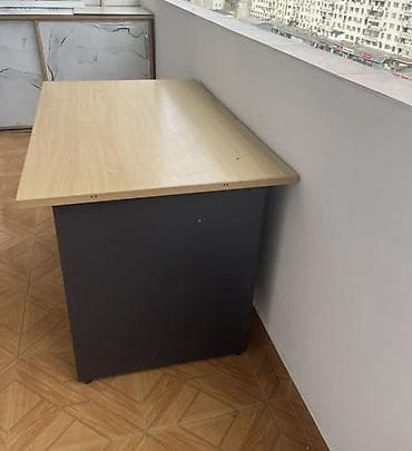 İşlənmiş, İşçi üçün, Dördbucaq masa