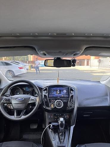 satılık araba: Ford Focus: 1.6 l | 2015 il 114000 km Sedan — 10