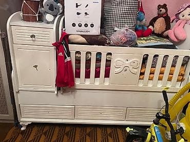 Oğlan və qız üçün, Dördbucaq, Beşik, Yellənmə mexanizmsiz