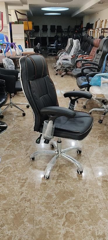 Новый, С колесиками, Рукояти не регулируются, Кожа — 10