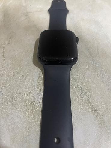 apple eatch: Apple watch SE 2 44mm Idealdir Pil 97dir korpusunda sadece cizigi var — 2