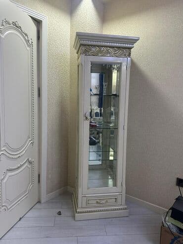 резная мебель из дерева: Klassik üslubda yemək otağı üçün mebel dəsti Tərkibi: - Geniş — 4