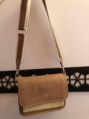 Другая женская одежда: Бренд Parfois Вместительная, компактная Сумка покупала в моле в — 9