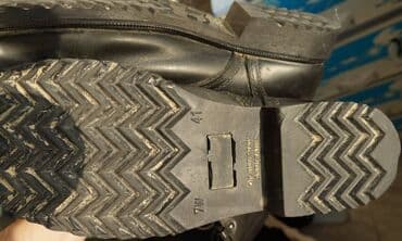 işlenmiş eşyalar: Hərbi zabit çəkməsi Az işlənmiş hərbi zabit çəkməsi satılır. Ölçüsü — 11