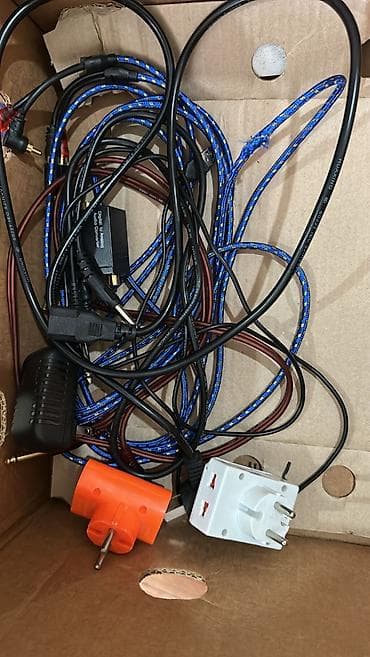 party panic: Səs və işıq avadanlığı komplekti Tərkib: - 2 ədəd simsiz əl mikrofonu — 5