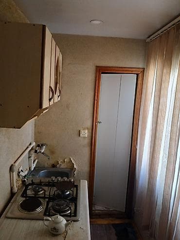 qusarda ev satisi: Kirayə üçün 1 otaqlı mənzil (studiyaya yaxın plan). - Otaq: geniş — 6