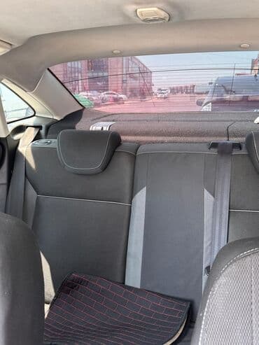 спидометр: Ford Focus sedan – qara rəng, AZ nömrə nişanı. - Kuzov: sedan, qara — 6