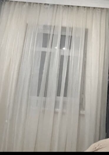 bufet biləcəri: 10 metrə ag rəng arqanza tikilib bantofka ilə yıgılıb göstəriş üçün — 1