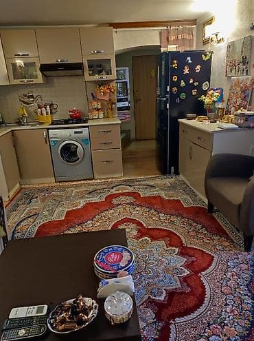 binə salxoz: Tarqovuda Şaurmanin arxasinda 1 otaqli ev icariyr verilir. 4/4 — 7