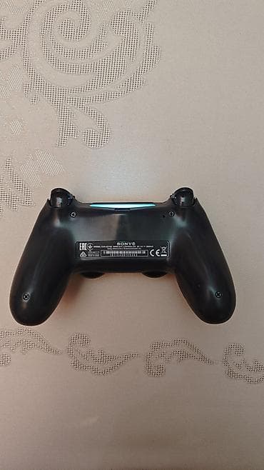 second son: Ps 4 controller. 2 gün öncə hədiyyə edilib. Original ve ya replika — 2