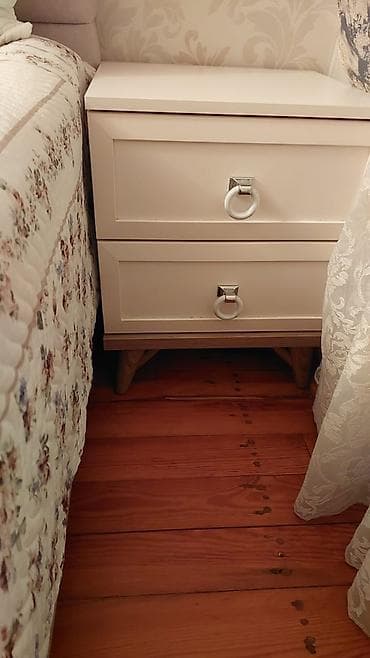 2 mertebe kravatlar: Yataq otağı mebel dəsti. Şifaner hündürlüyü 2m.20sm, 6 qapılı — 4