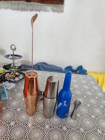 kaktel: Kokteyl hazırlığı üçün peşəkar bar dəsti Tərkib: - 2 ədəd Boston — 1