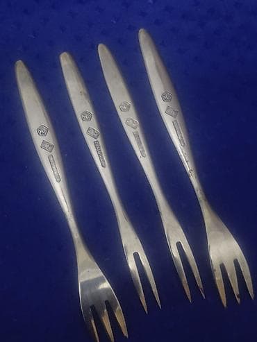 rəssamlıq ləvazimatları: Məhsul: 4 ədəd metal desert/meze çəngəl dəsti Xüsusiyyətlər: - — 2