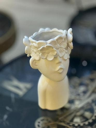 Vazalar: Bir vaza, Keramika — 4