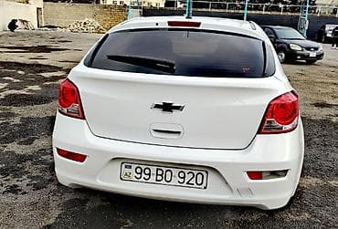 benzin baki: Chevrolet Cruze hatchback - Kuzov: 5 qapılı hatchback, ağ rəng - — 3
