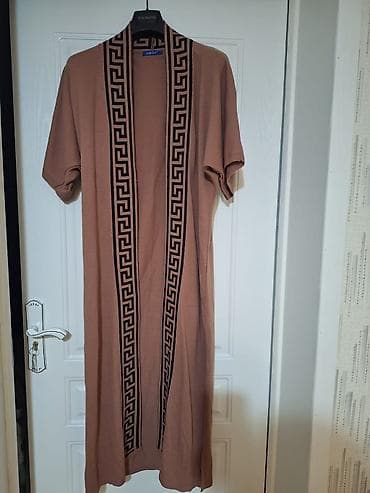 Qadın uzun kardiqan - Rəng: isti qəhvəyi/karamel ton - Dizayn: ön