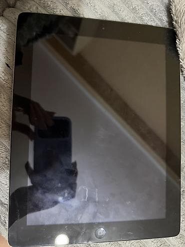 tablet duz: Apple iPad planşet - Model: iPad (klassik nəsillərdən biri; alüminium — 2