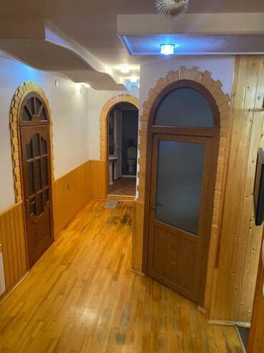 qarayev ev: 5 otaqlı, 370 kv. m, Orta təmir — 10