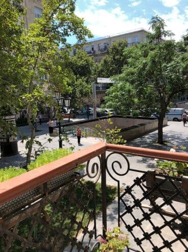 20 yanvarda 2 otaqli evler: Bakı, Sahil qəsəbəsi, 3 otaqlı, Köhnə tikili, m. Sahil, 90 kv. m — 8